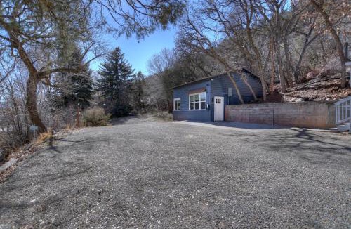 Durango House | 4459 County Rd 203 - New 2 Bedroom Cabin