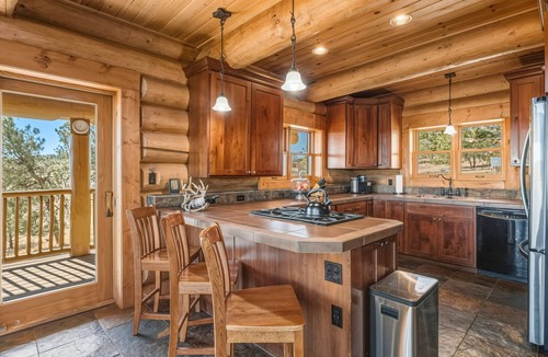 Florissant Cabin | 45-Acre Florissant Ranch Cabin & Stable