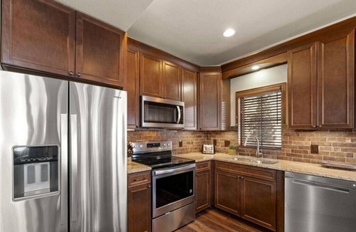 East Village at Copper House | 4BR/4.5Ba Slopeside Ski-in /Ski-out, Panoramic Ski Area Views, Pvt Garage, W/D