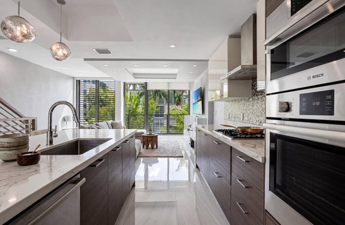 Bay Harbor Islands House | 4BR Bay Harbor Modern Miami Oasis with Private Rooftop Pool