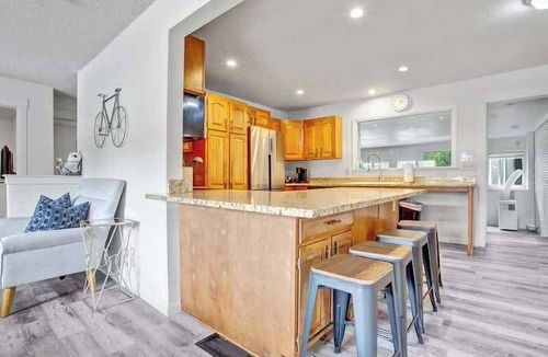 Salida House | 4BR Downtown Basecamp - Walk to Everything