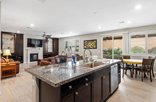 Riverside House | 4BR Family Relocation Home- Pet Friendly- EV Outlet- 30+ Nights Stays
