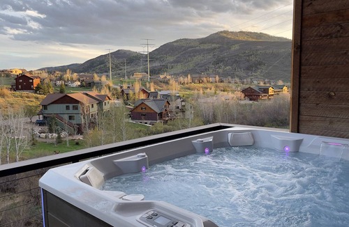 Steamboat Springs House | 4BR + Hot Tub + Deck + Mountain Views - Hilltop Chateau