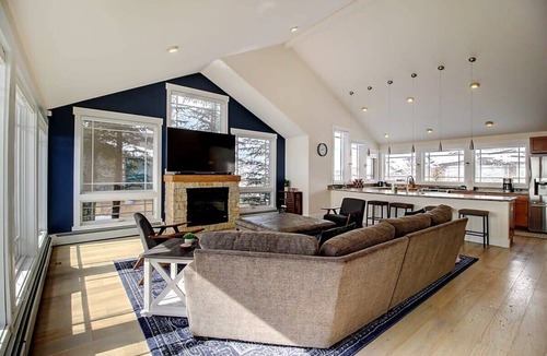 Edwards House | 4BR in Edwards - Hot Tub, Workspace, Game Room