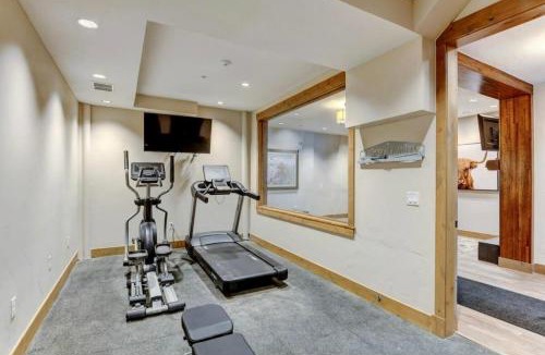 Winter Park Apartment | 4BR Winter Park Oasis - Sleeps 9 - Ski-In and Hot Tub