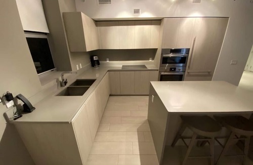 Hollywood South Central Beach Condo | 5 🏙AMENITIES + LUXURY CONDO IN THE SKY