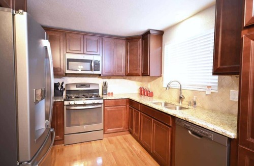 Belmar Park House | 5 bdrm Near Belmar: Dining, Shops, Movie Theater, and Entertainment. Great for Red Rocks, Downtown, and Mountain Visits!