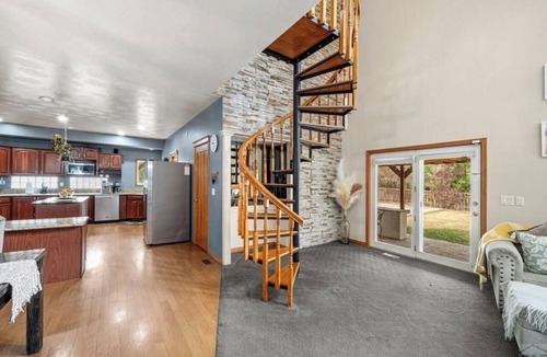 Pueblo House | 5 bed/4.5 bath, large entertaining luxury home w/reservoir access nearby