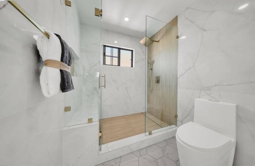 Warm Springs District House | 5-bedroom house in a friendly neighborhood