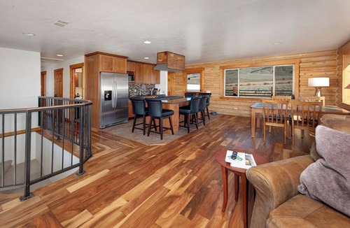 Silverthorne House | 5 Bedroom Log Cabin with Beautiful Mountain Views - Nearby Resorts