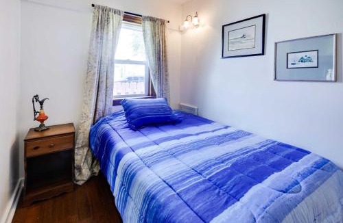 Torrington House | 5 bedroom Torrington home,sleep 8, 2 fireplaces