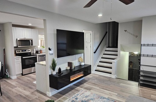 Security-Widefield House | 5 Bedroom with HOTTUB huge back yard