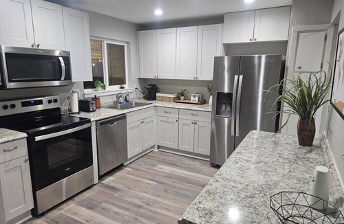 Security-Widefield House | 5 Bedroom with HOTTUB huge back yard