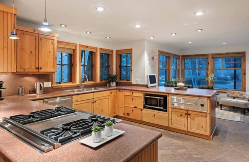 Aspen House | 5 BR Aspen Summer Rental - 5 Mins to Town, on 1+ Acre w/Pond & Tennis
