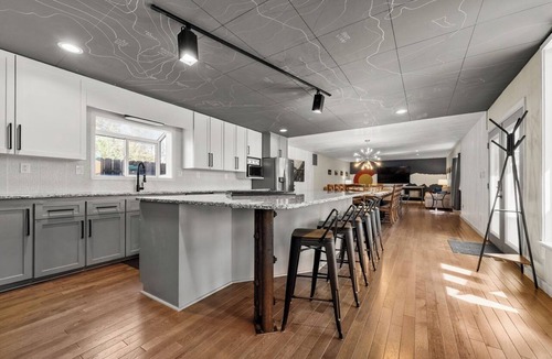 Central Colorado Springs House | 5 King Beds — Chef's Kitchen, Fire Pit Lounge