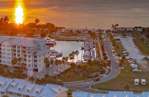 Ruskin House | 577 Little Harbor