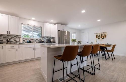 Thornton House | 5BD - Game Room - Backyard & BBQ - 20 Mins to DEN