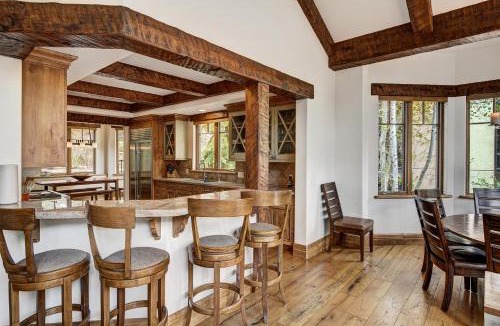 Gore Creek Place House | 5BR Alpine Luxury Home with Private Hot Tub