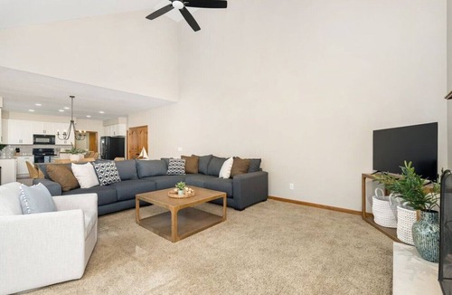 Dublin House | 5BR Dublin Home with Garage Ideal for Long Stays