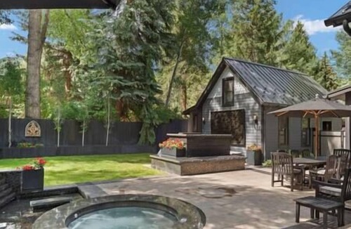 Aspen House | 6/6 Newly Remodeled Home, Patio, Hot Tub, In Town