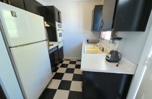 Las Vegas Villa | 6 BDR Villa w/Pool Near The Strip for Big Groups.
