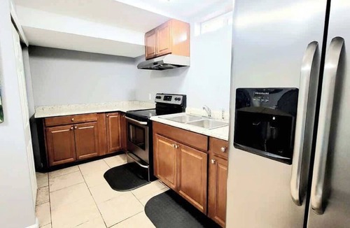 Dupont House | 6 bdrms-2 Kitchens-Patio & SUNROOM - Easy Access to Red Rocks and Downtown!