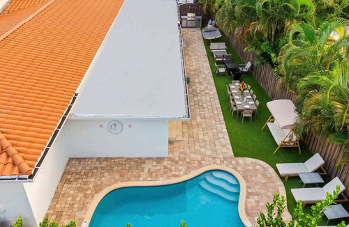 Harbor Beach House | 6 BR Villa Steps to Ocean, Pool, Sauna & Jacuzzi