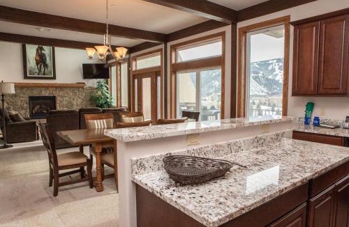 Mountain Star House | 6 Chambertin Townhomes Townhouse