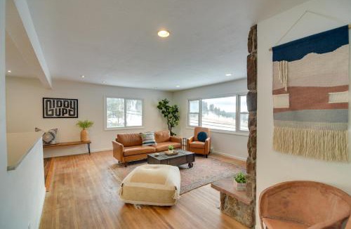 Conifer House | 6 Mi to Staunton State Park: Conifer Home w/Deck