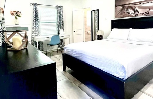 Victoria Park Apartment | 628B FLL Studio- 1.5 mi to Beach & Las Olas Blvd