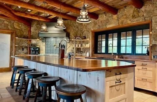 Oak Creek House | 6BD/6.5 BA - Sleeps 12 - Amazing Views!