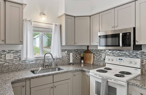 Colorado Springs House | 7-6 now available! 3 bedroom Downtown with Firepits and backyard