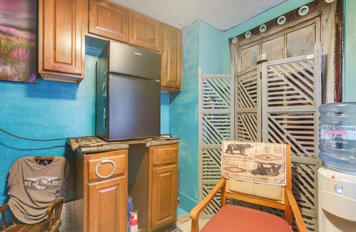 Cuyahoga Falls Apartment | 7 Mi to Cuyahoga Valley NP: Walkable Apt!
