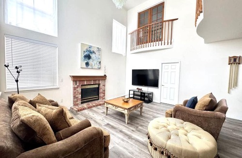 Northglenn House | 7BR-5bath-Near ScenicTrail-Easy Access to Downtown