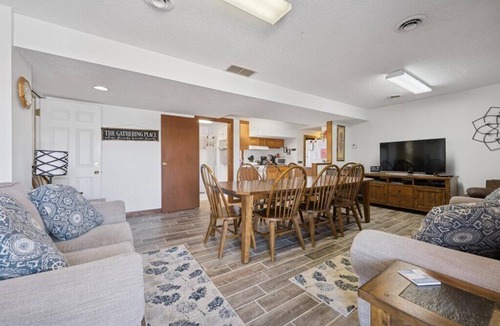 Port Clinton House | 8 bedrooms/3 kitchens, 3.1 bathrooms-Seasonal Pool located off site