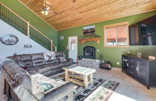 Pine House | 8 Mi to Staunton State Park: Mtn-View Hideaway!