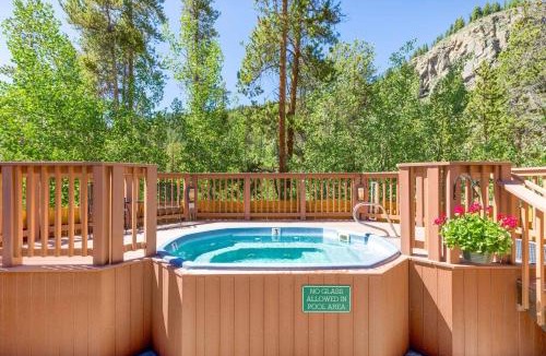 Keystone House | 8767 Trappers Crossing condo
