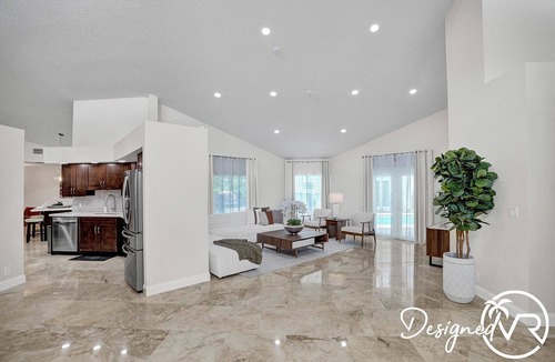 Southwest Ranches Villa | 8BR Luxury Villa w/Amazing Pool & Basketball +