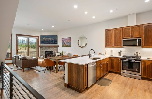 Fraser House | 90 Hay Meadow 4 Bedroom Townhouse by RedAwning