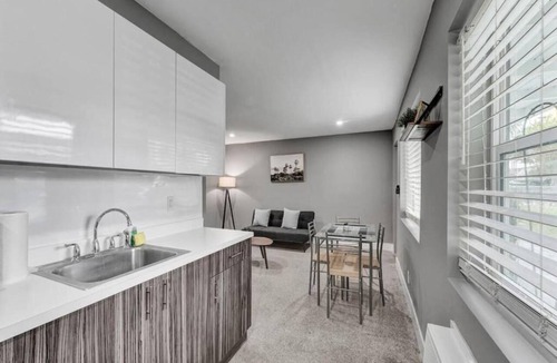 Pompano Beach Apartment | 906 North Riverside Dr