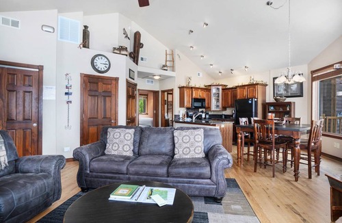 Estes Park Condo | 94 m² Condo ∙ 2 bedrooms ∙ 6 guests