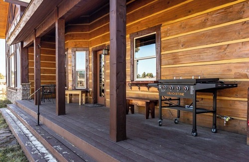 Pagosa Springs Cabin | A/C, Hot Tub, Close to everything, Pet friendly!
