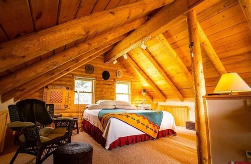 Ridgway Cabin | A cozy cabin located at 9,000ft. overlooking Ouray, CO.