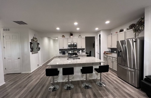 Commerce City House | A nice cozy modern, stylish and spacious house in Denver