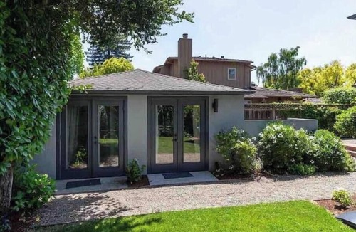 Old Palo Alto Cottage | A quiet studio, Ideal for scholars, remote professionals, and long-stay guests