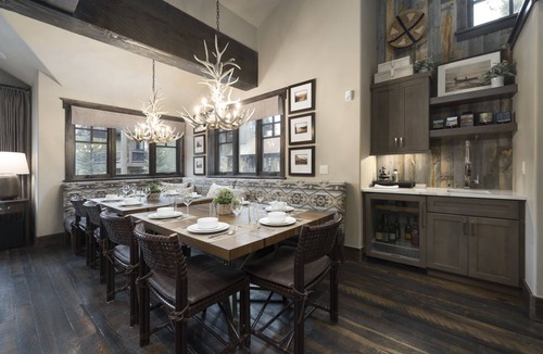Peak 8 House | A Shock Hill Chalet. Exquisite. Locally-Managed Lux w Firepit, 1min walk Gondola