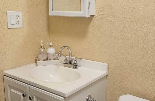 Miami Gardens Apartment | A tranquil getaway.