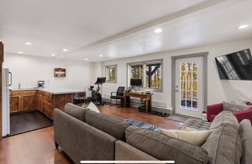 Breckenridge Heights House | A True Mountain Retreat in Breckenridge with Hot Tub