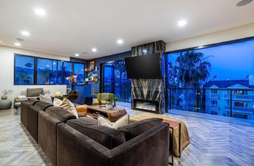 Beverly Grove Apartment | Abrakadabra The Architect's Ultra Luxury Residence