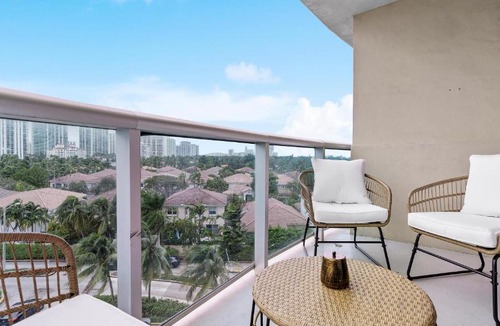 Sunny Isles Beach Apartment | Absolute Beach Bliss, Chic & Expansive Retreat